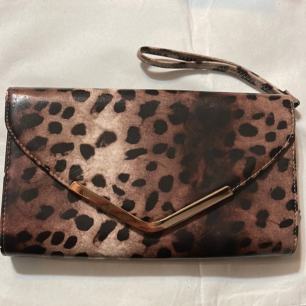 Large Leopard Wristlet